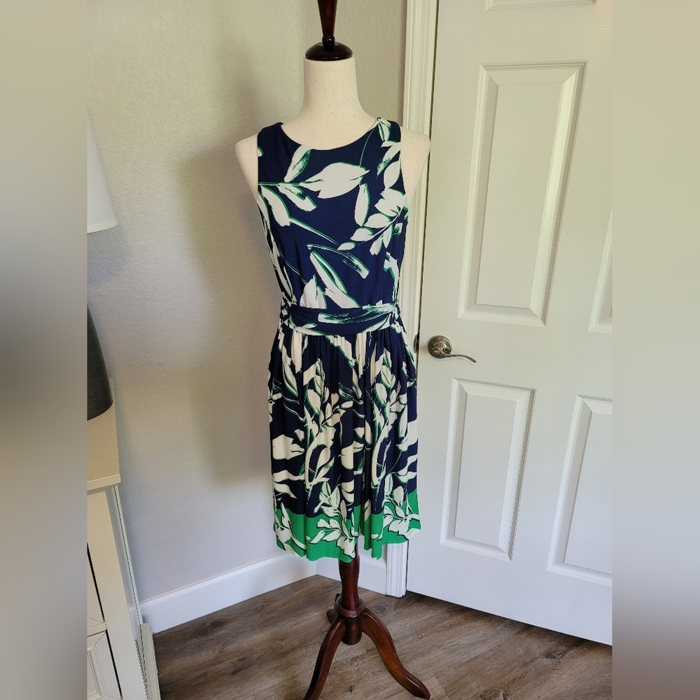 NWOT Eliza J Sleeveless Belted Dress with Keyhole Back Size 10
